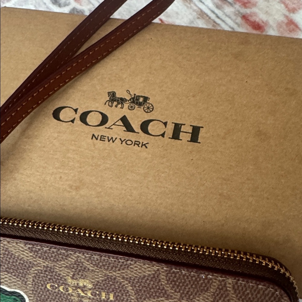 New! Coach Signature Dinosaur Corner Zip Wristlet (model CW856) Brown Wristlet - Picture 6 of 9